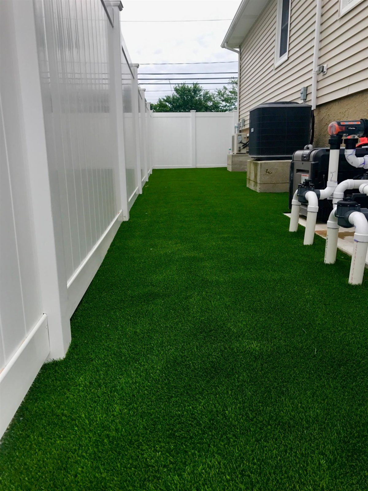 Synthetic Grass Lawns and Artificial Grass Landscaping